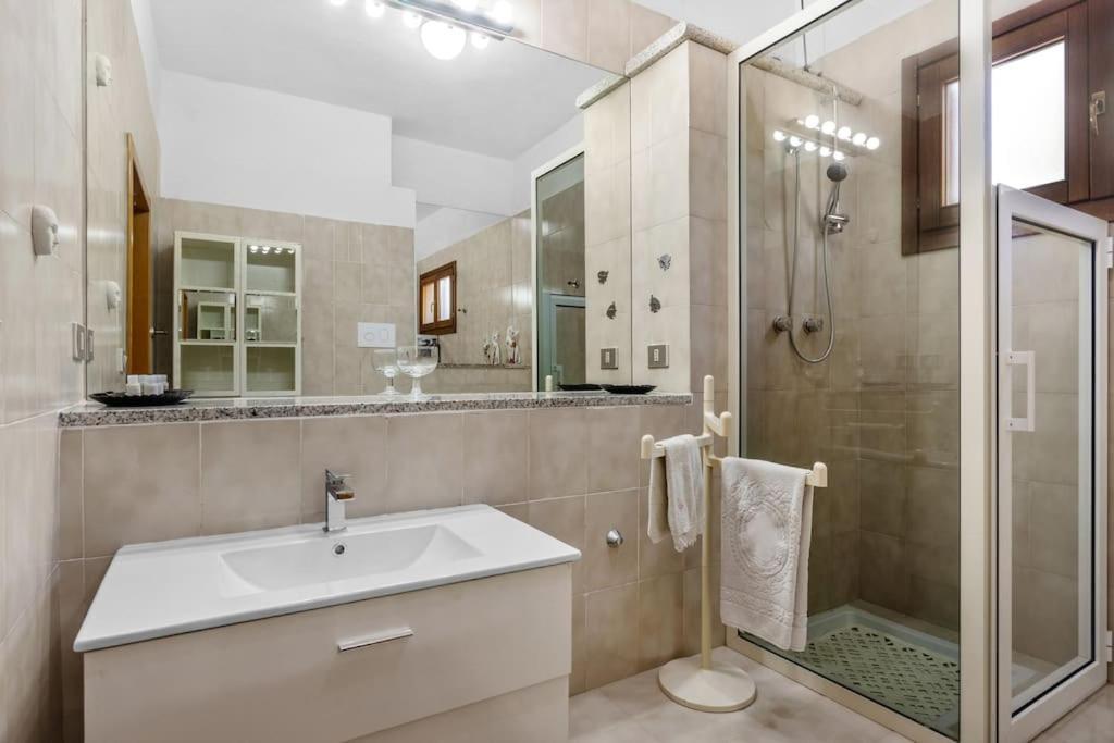 Superb Nature -panoramic Sea View & Jacuzzi- Villa